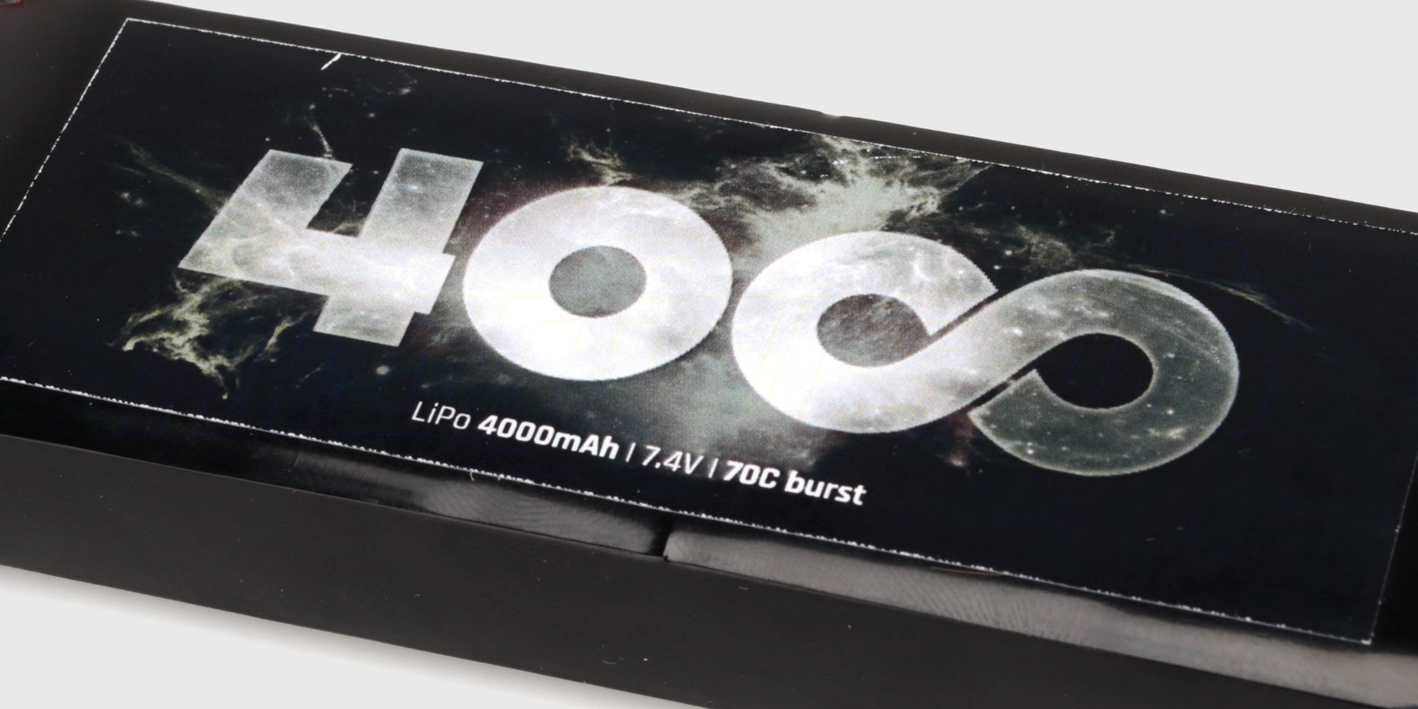 Sort 4000mAh 7,4V LiPo batteri med Deans-stik og hvidt balancestik til fjernstyrede biler.