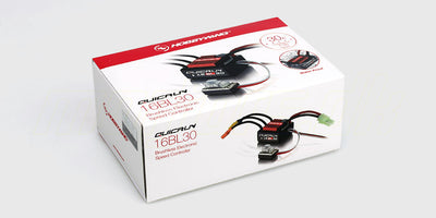 Hobbywing Quicrun 16BL30 børsteløs fartregulator med sort køleblæser og monterede ledninger til fjernstyrede biler.
