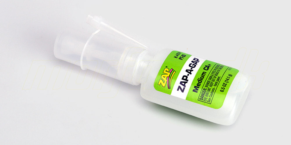 ZAP CA sekundlim 7 gram i en lille flaske til effektiv dæklimning af fjernstyrede biler.